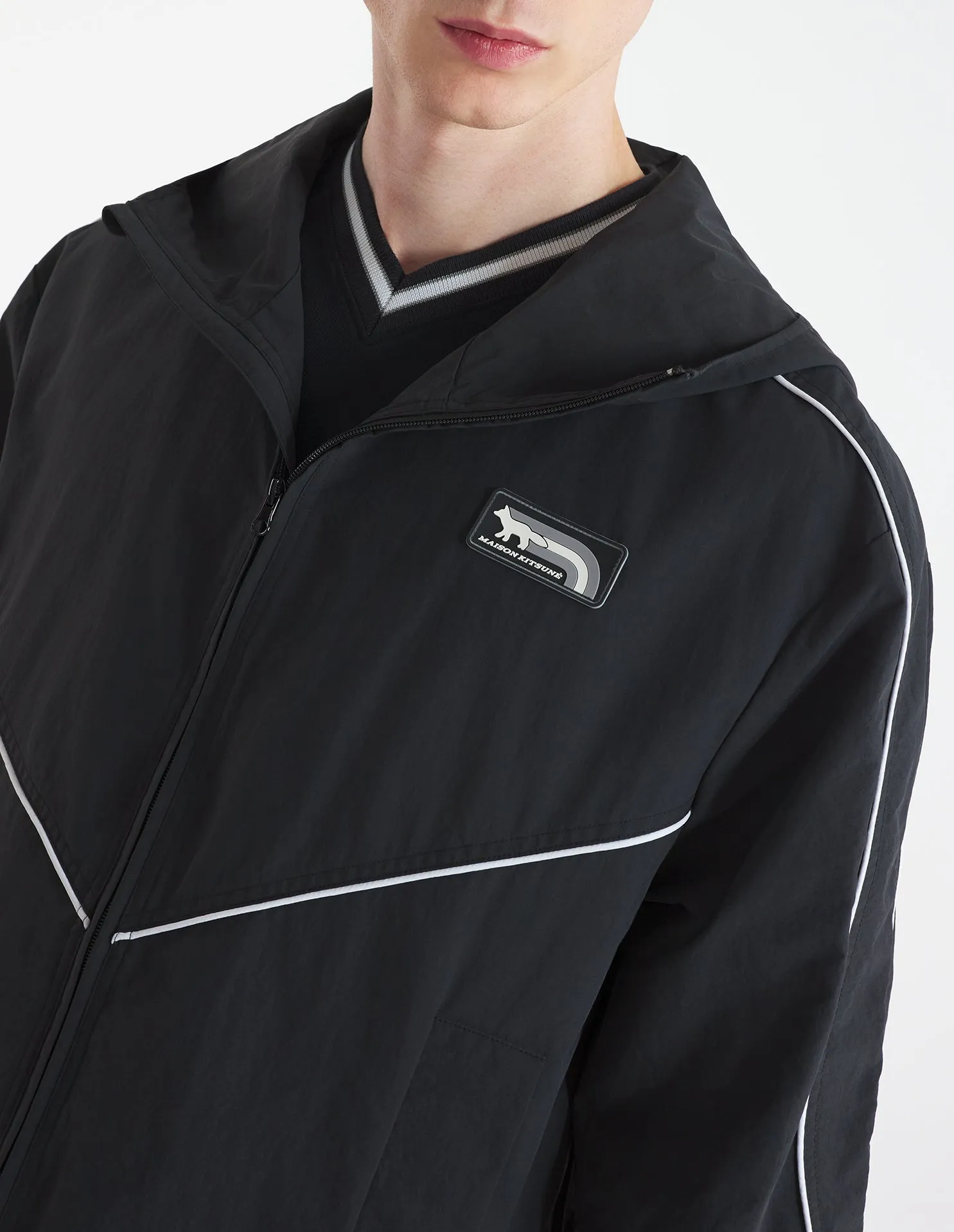 TECHNICAL WINDBREAKER