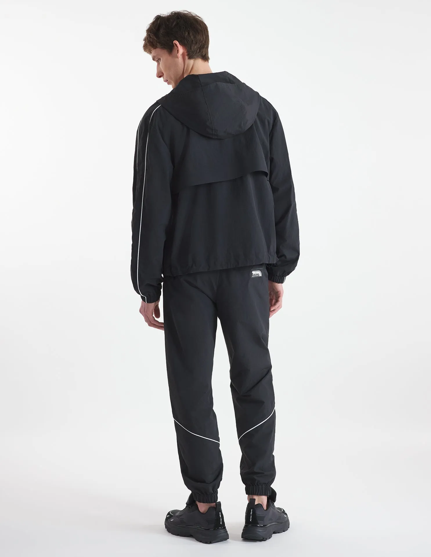 TECHNICAL WINDBREAKER
